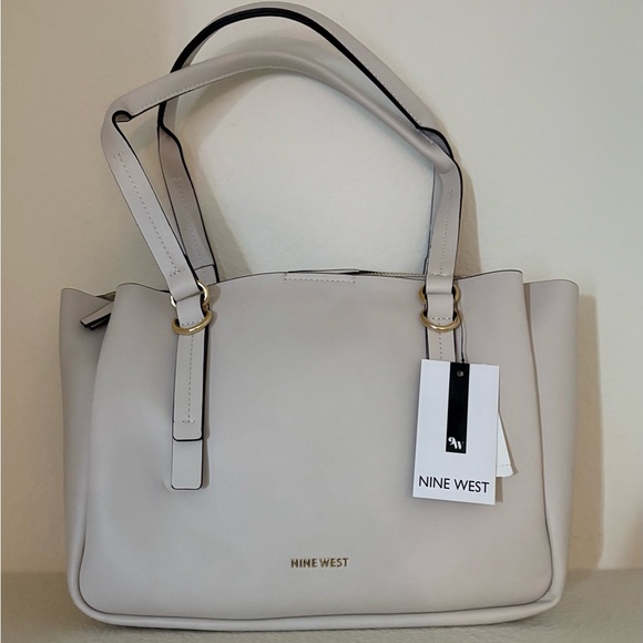 NWT! Nine West Cream Handbag - Picture 1 of 2